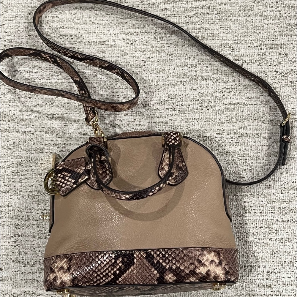 Michael Kors Mini (like LV ALMA BB) Crossbody. Leather W/Snake Embossed. NWOT